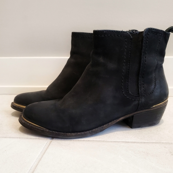 Black booties (6.5) - Picture 1 of 6